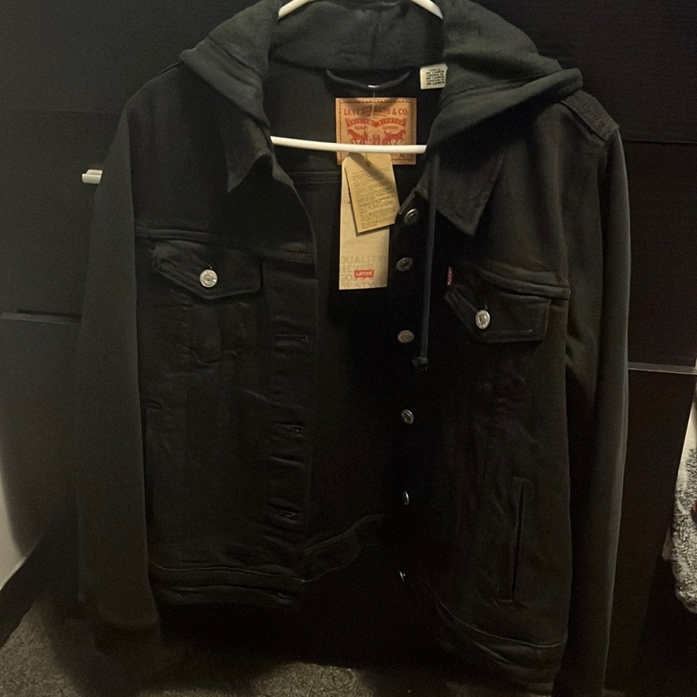 Levi’s black jacket